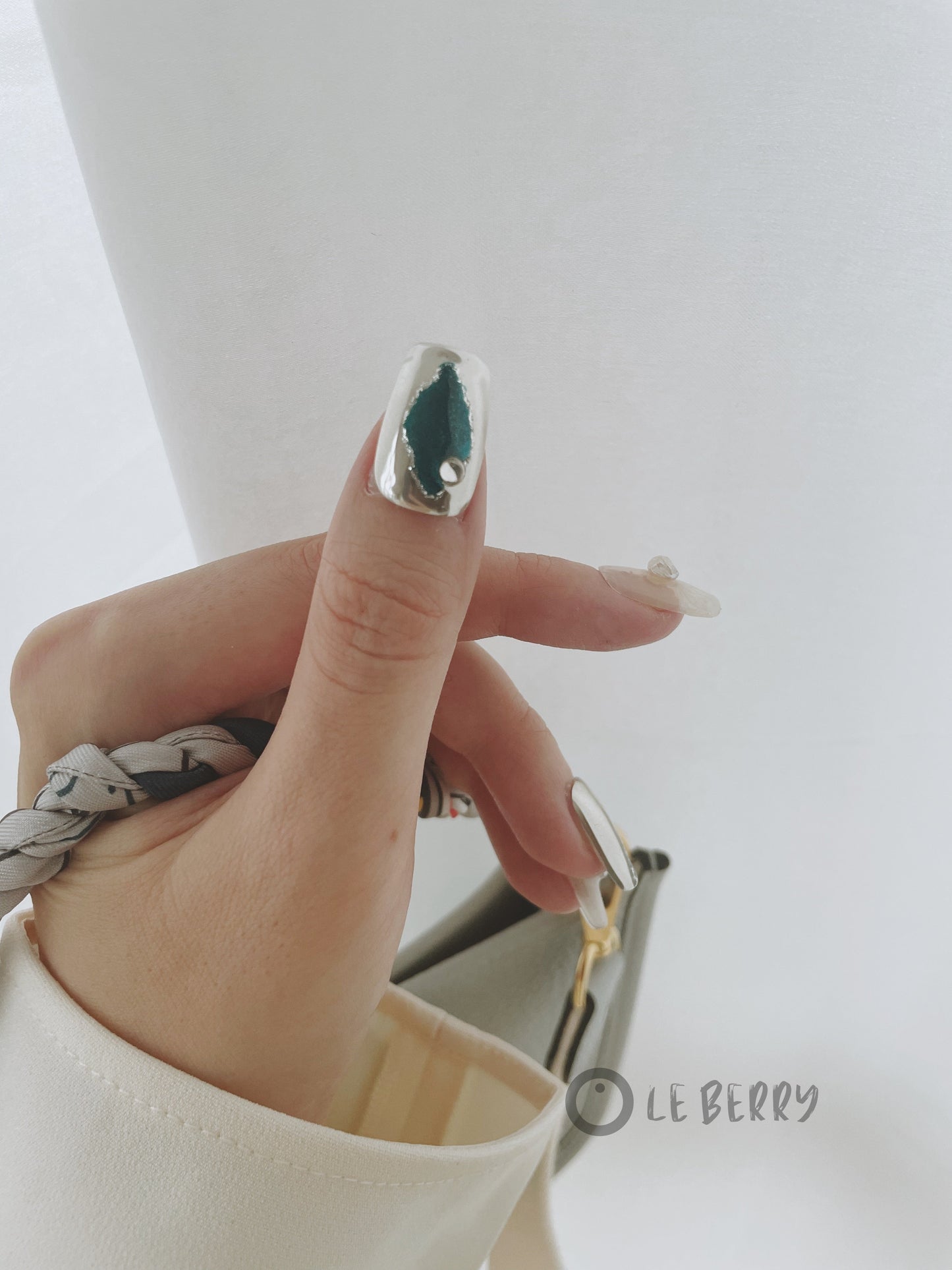 Le Berry “Lake Baikal” Long/Short Squoval Handmade Press On Nails False Nails - Le Berry