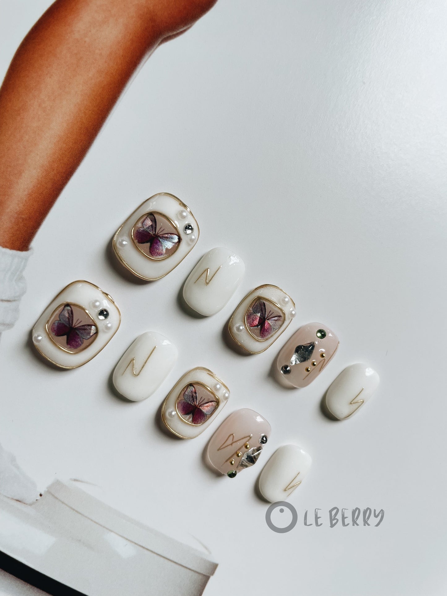 Le Berry Butterfly Squoval Press On Nails Short Nails False Nails - Le Berry