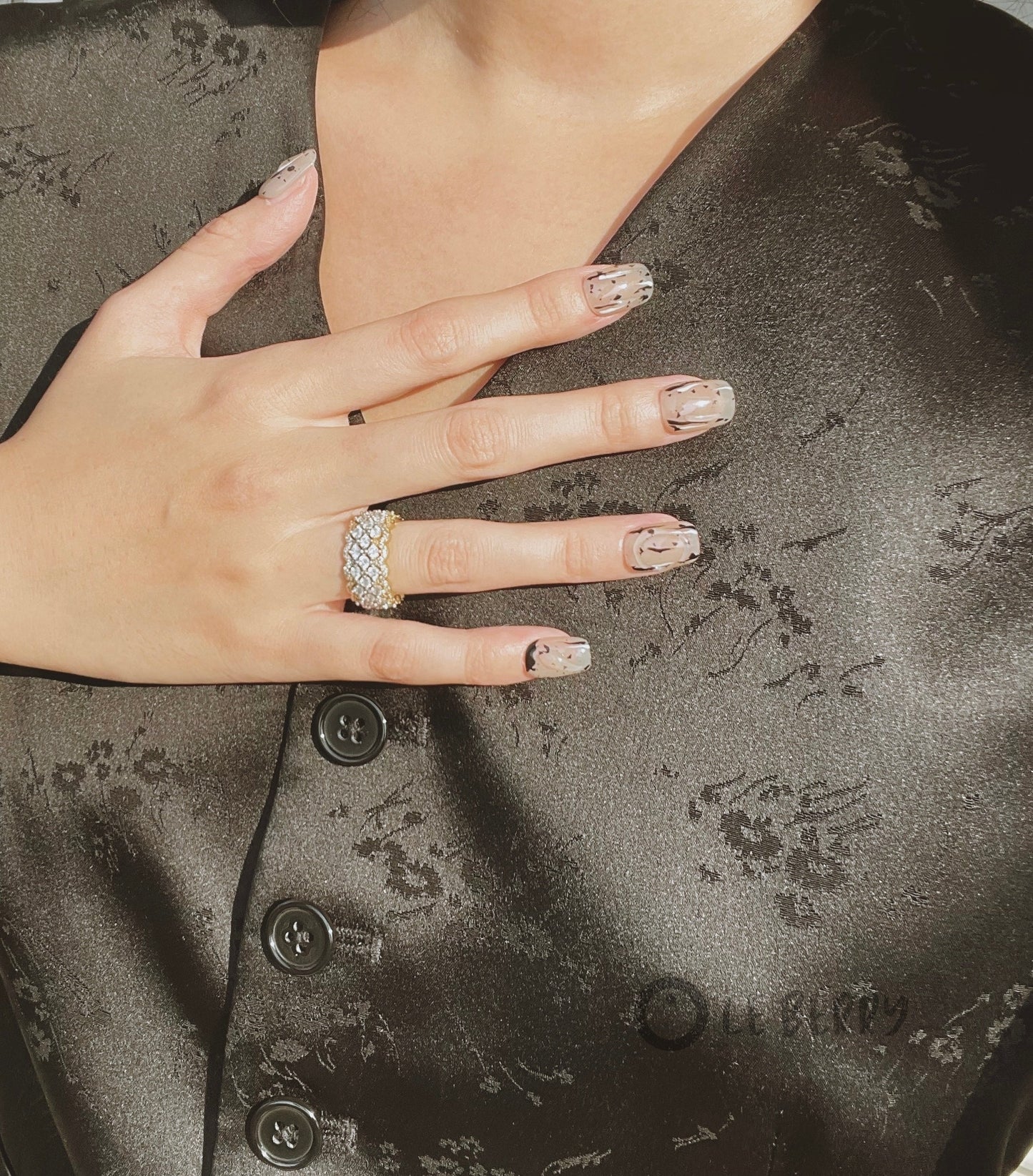 Le Berry Rain in NY Squoval Handmade Press On Nails False Nails - Le Berry