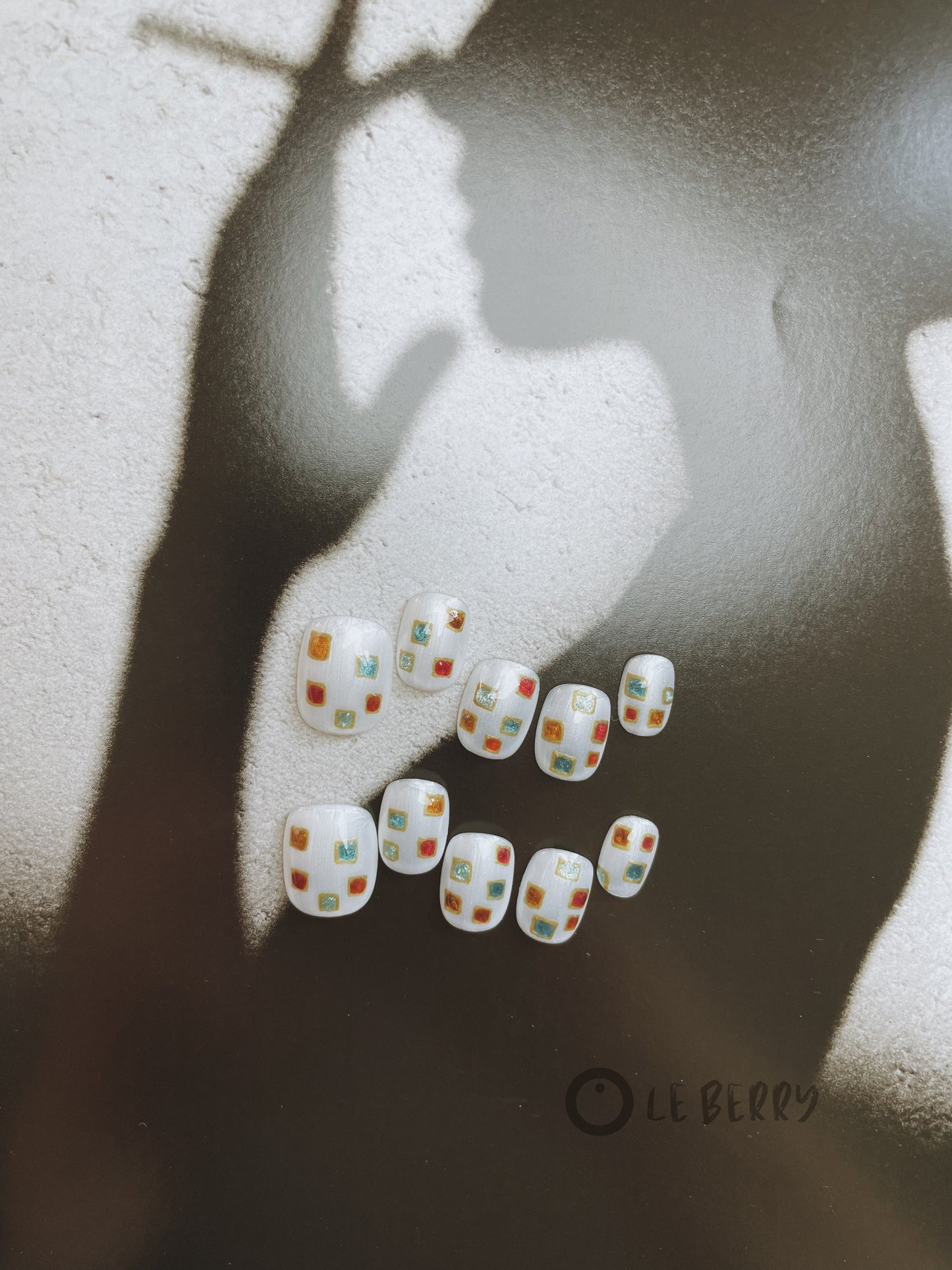 Le Berry Gaudí Squoval Handmade Press On Nails False Nails - Le Berry