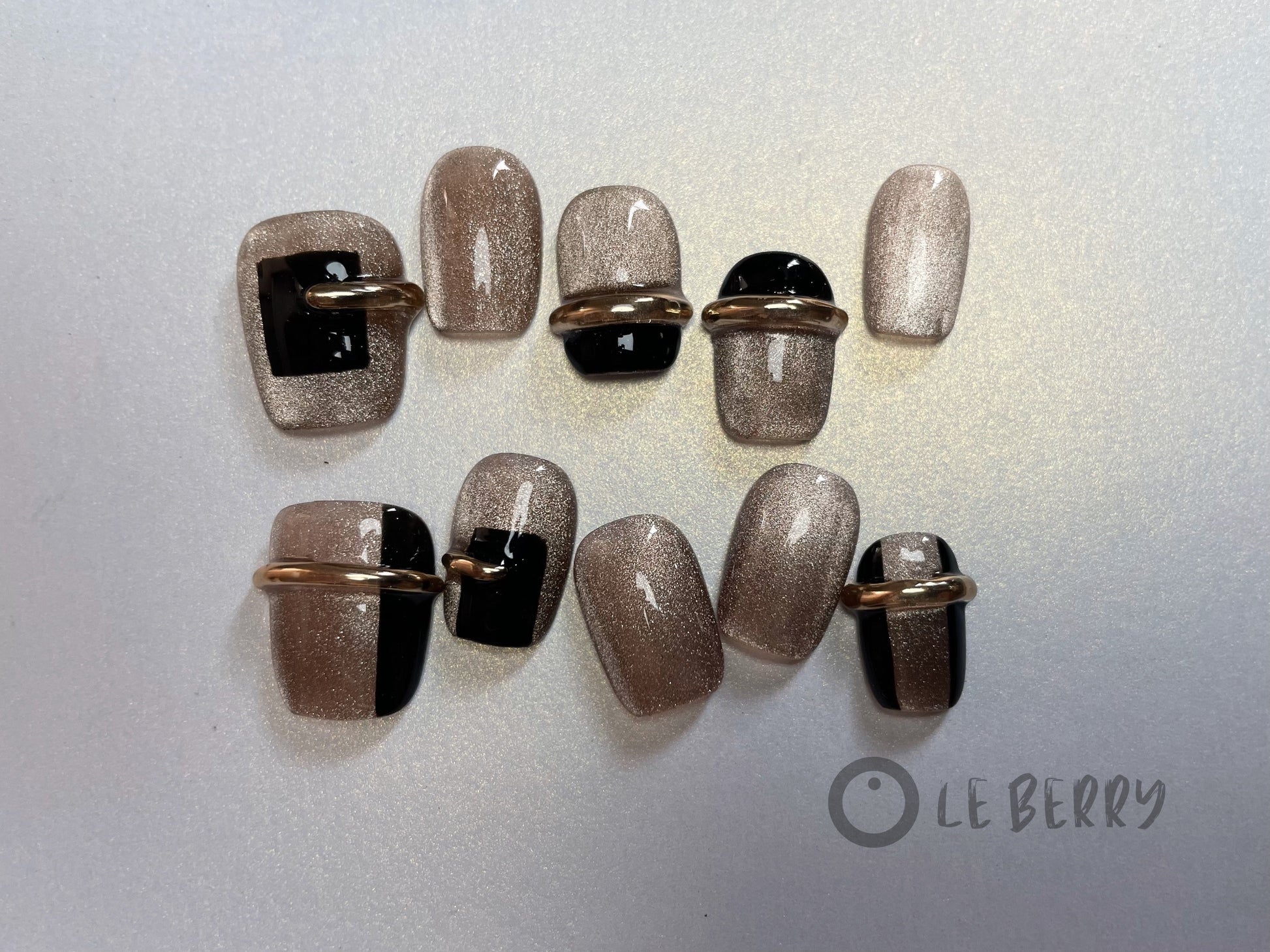Le Berry “Metropolis” Squoval Handmade Press-On Nails/False Nails - Le Berry