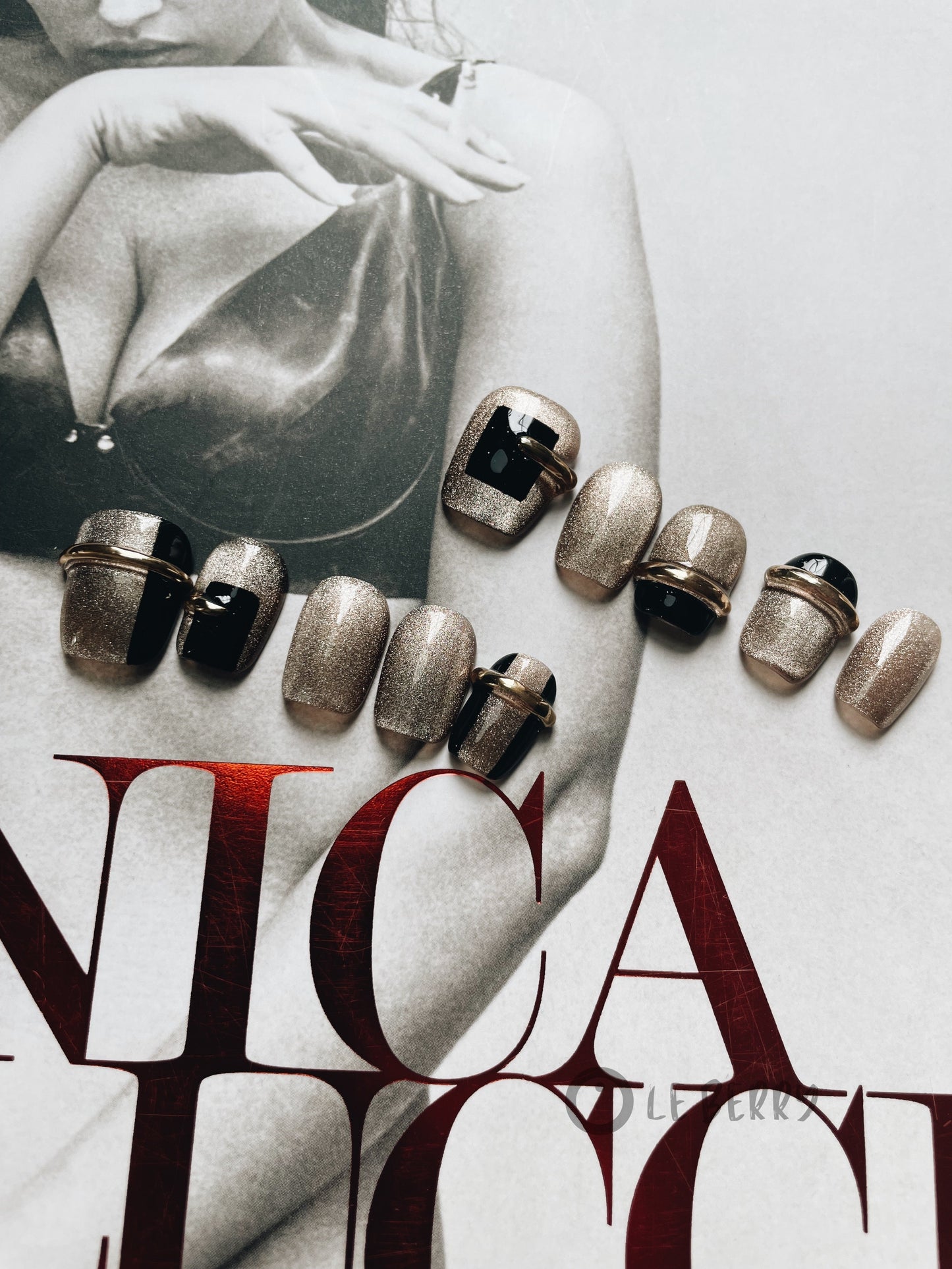 Le Berry “Metropolis” Squoval Handmade Press-On Nails/False Nails - Le Berry