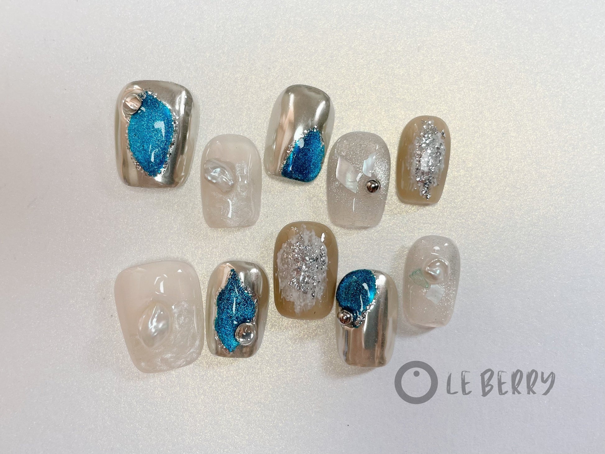 Le Berry “Lake Baikal” Long/Short Squoval Handmade Press On Nails False Nails - Le Berry