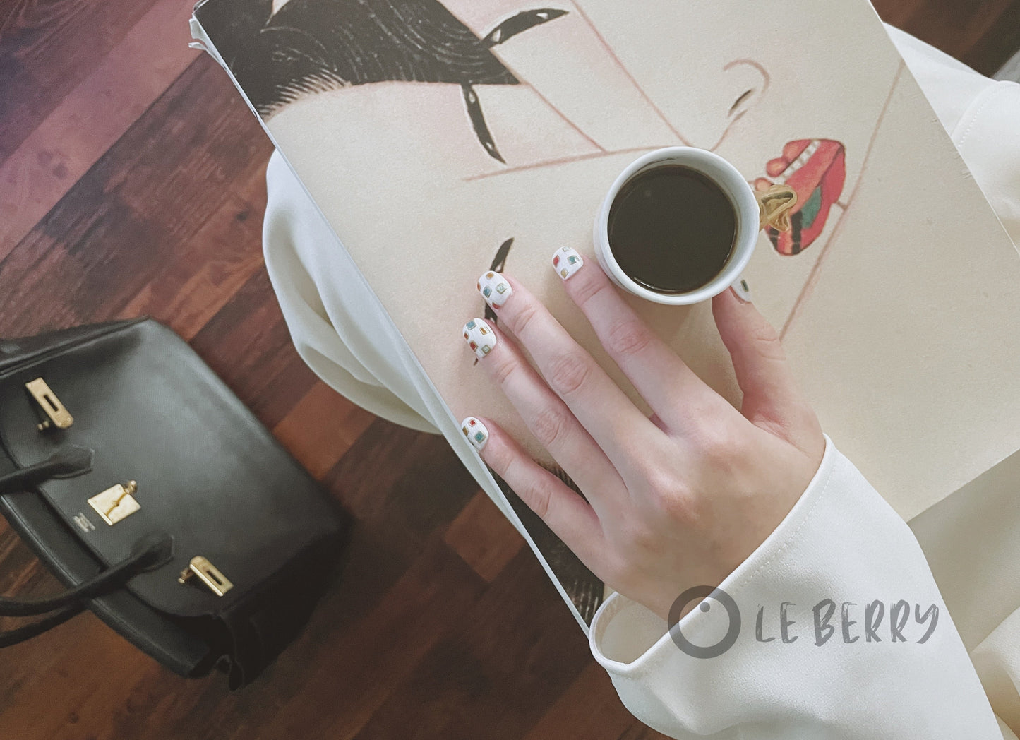 Le Berry Gaudí Squoval Handmade Press On Nails False Nails - Le Berry