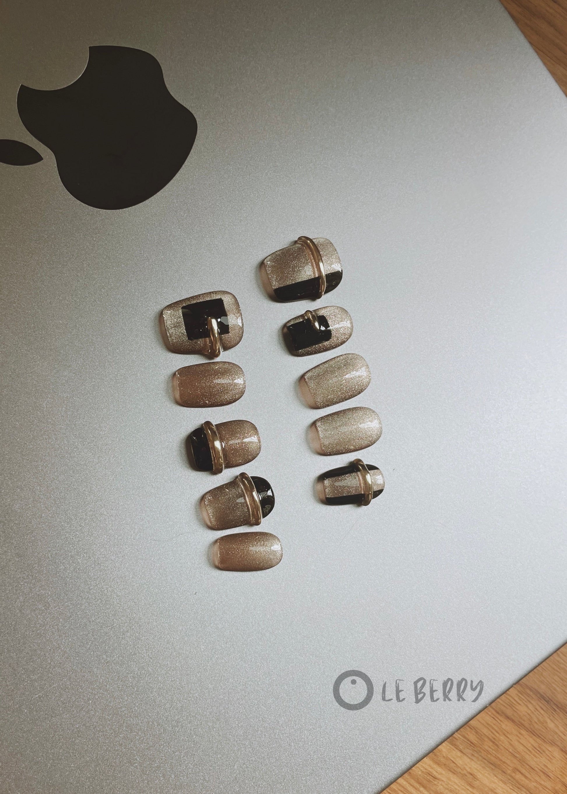 Le Berry “Metropolis” Squoval Handmade Press-On Nails/False Nails - Le Berry