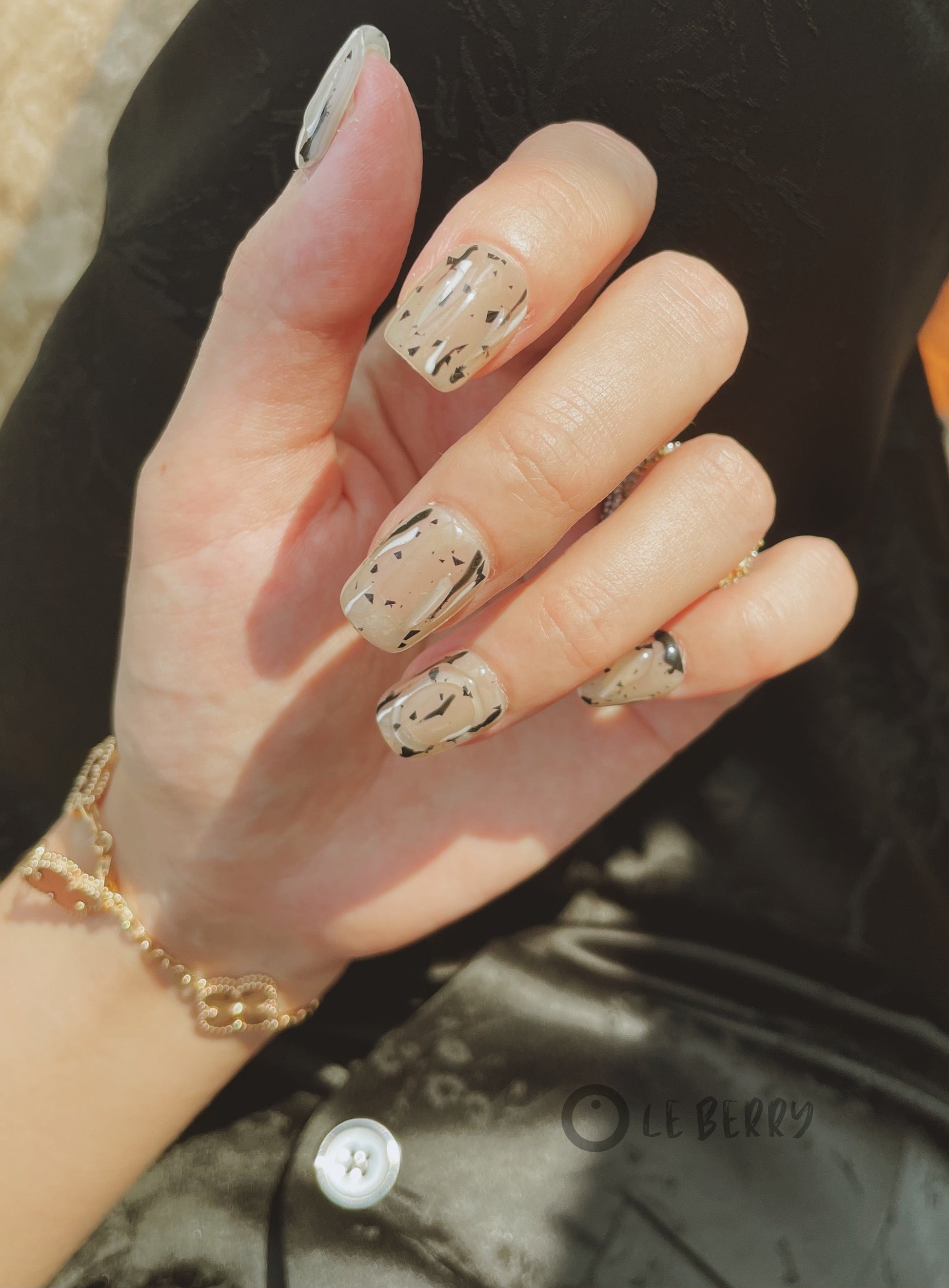 Le Berry Rain in NY Squoval Handmade Press On Nails False Nails - Le Berry