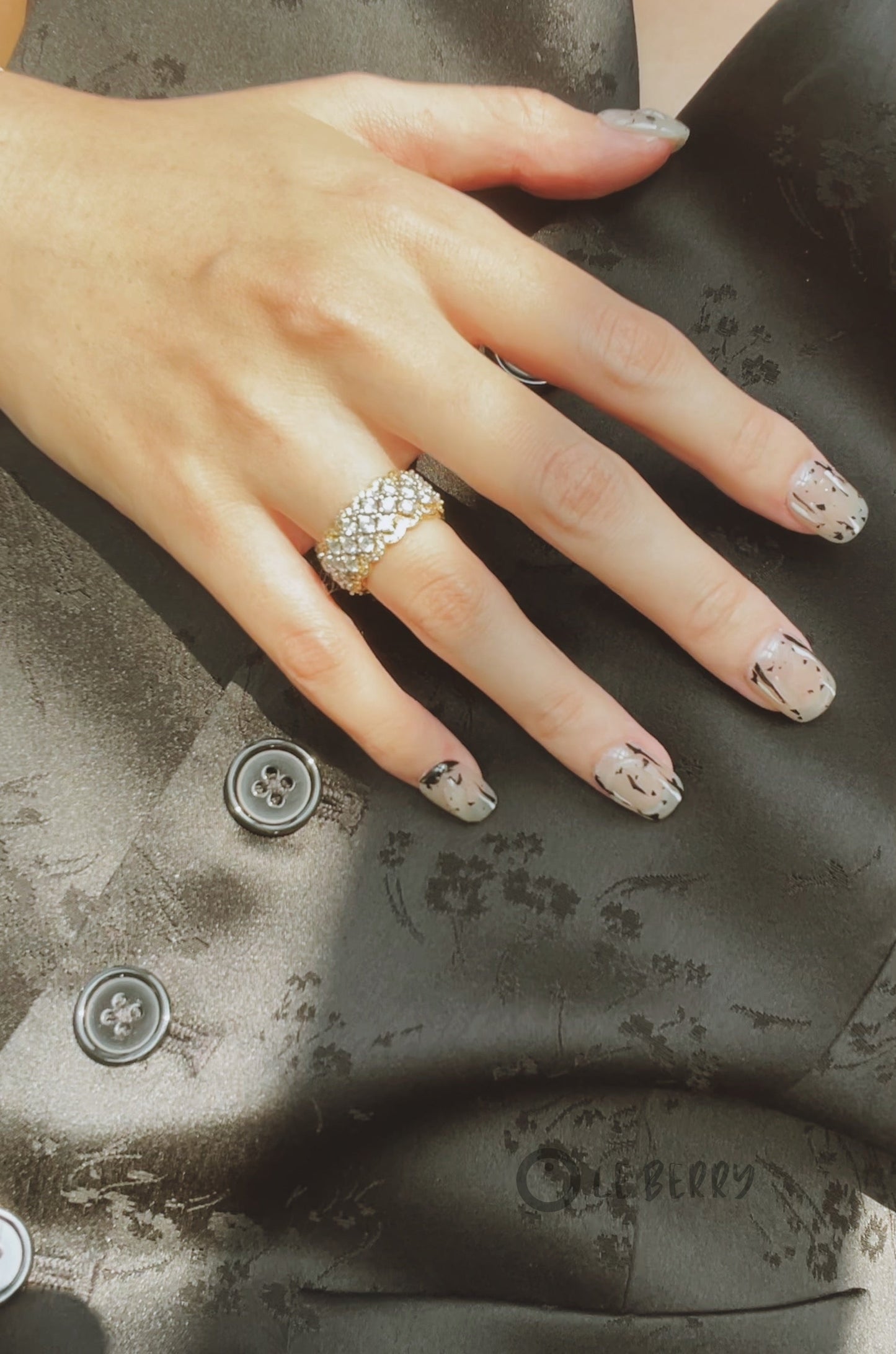 Le Berry Rain in NY Squoval Handmade Press On Nails False Nails - Le Berry